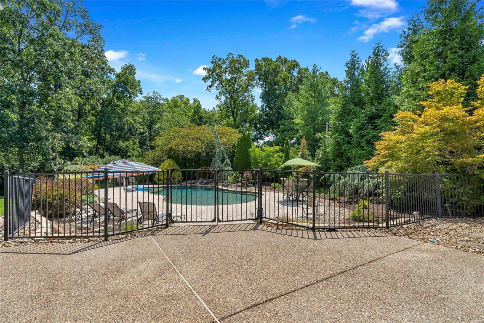 Town & Country Manor - Residential