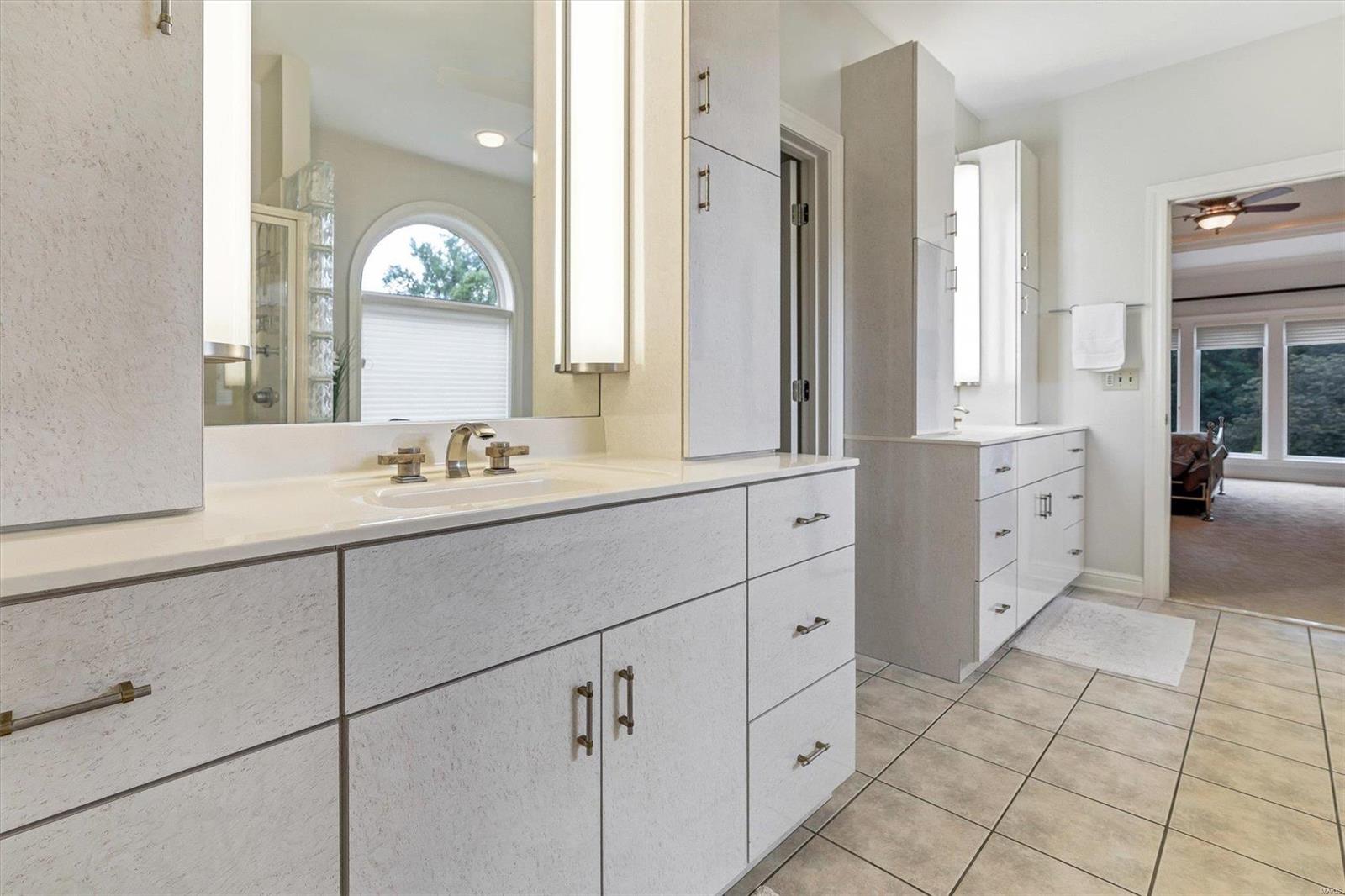 Town & Country Manor - Residential