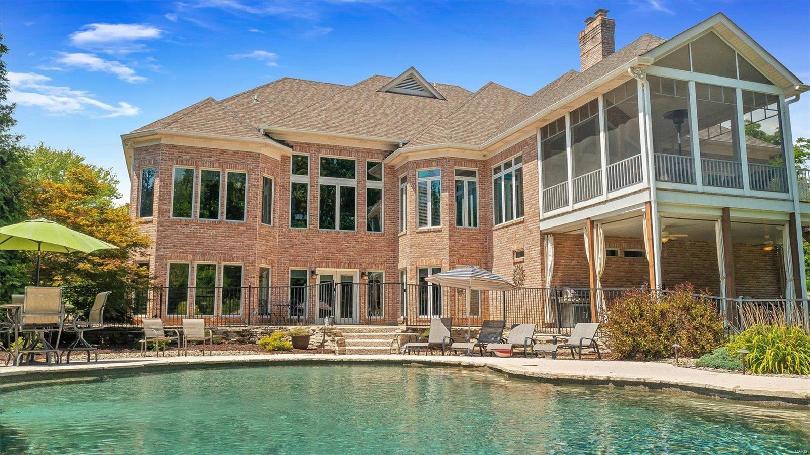 Town & Country Manor - Residential