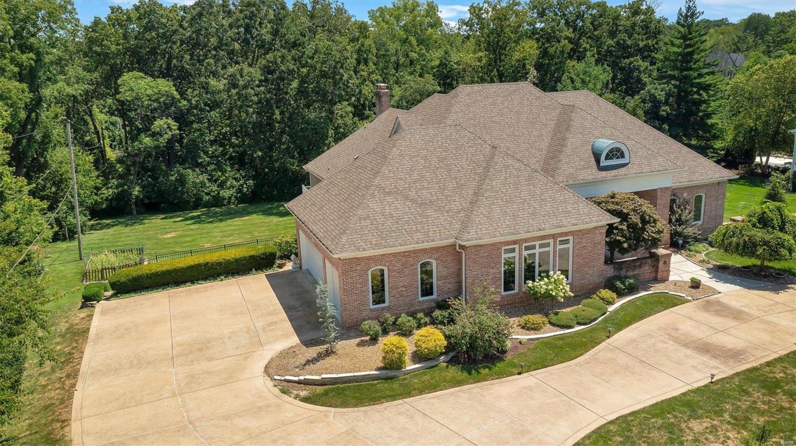 Town & Country Manor - Residential