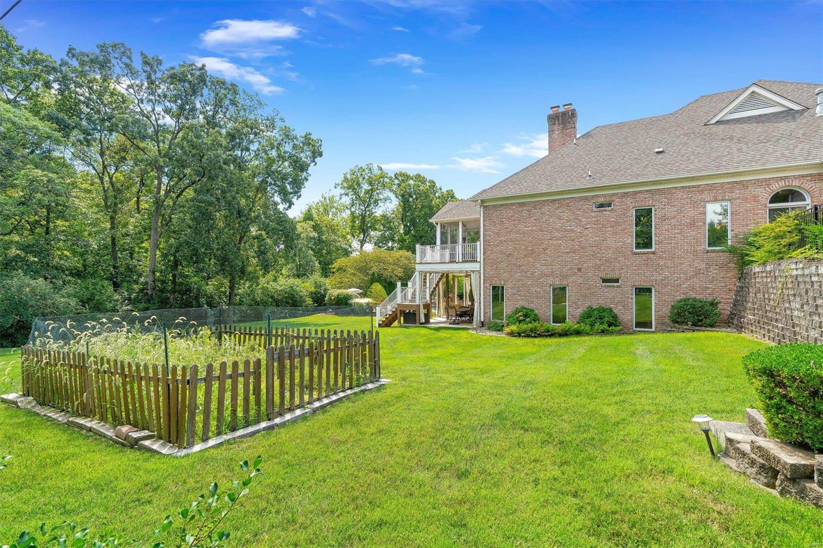 Town & Country Manor - Residential