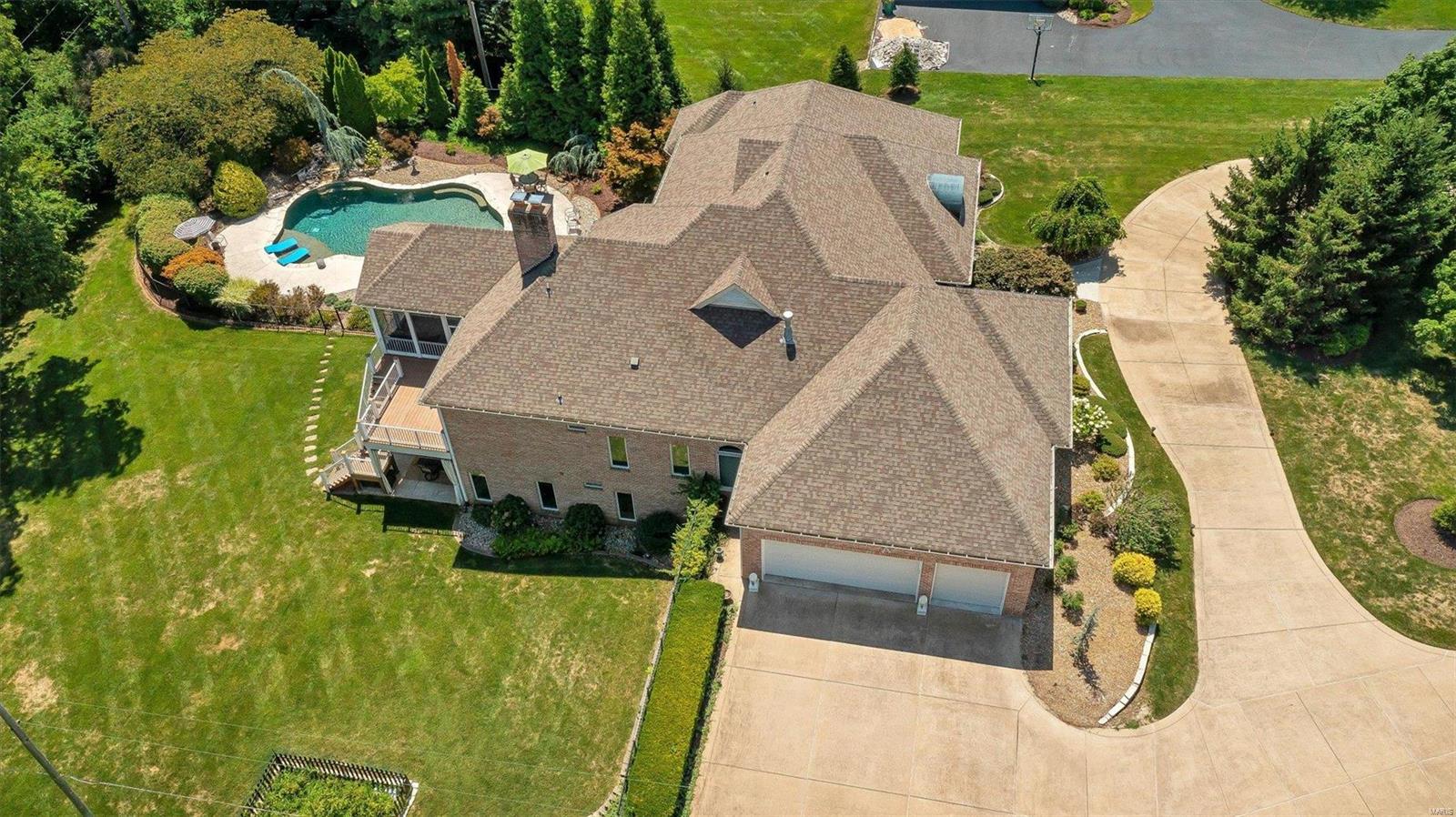 Town & Country Manor - Residential