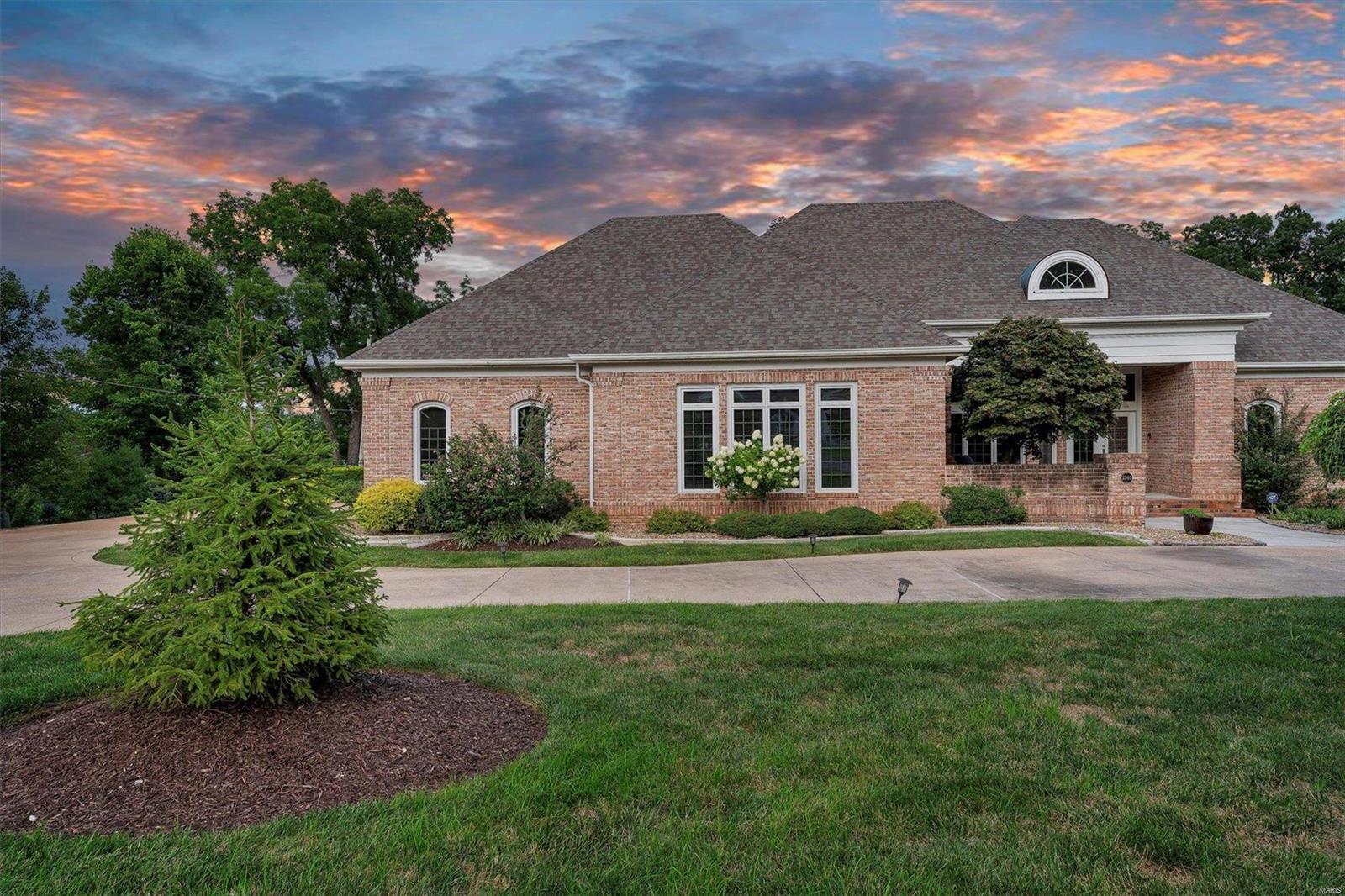 Town & Country Manor - Residential