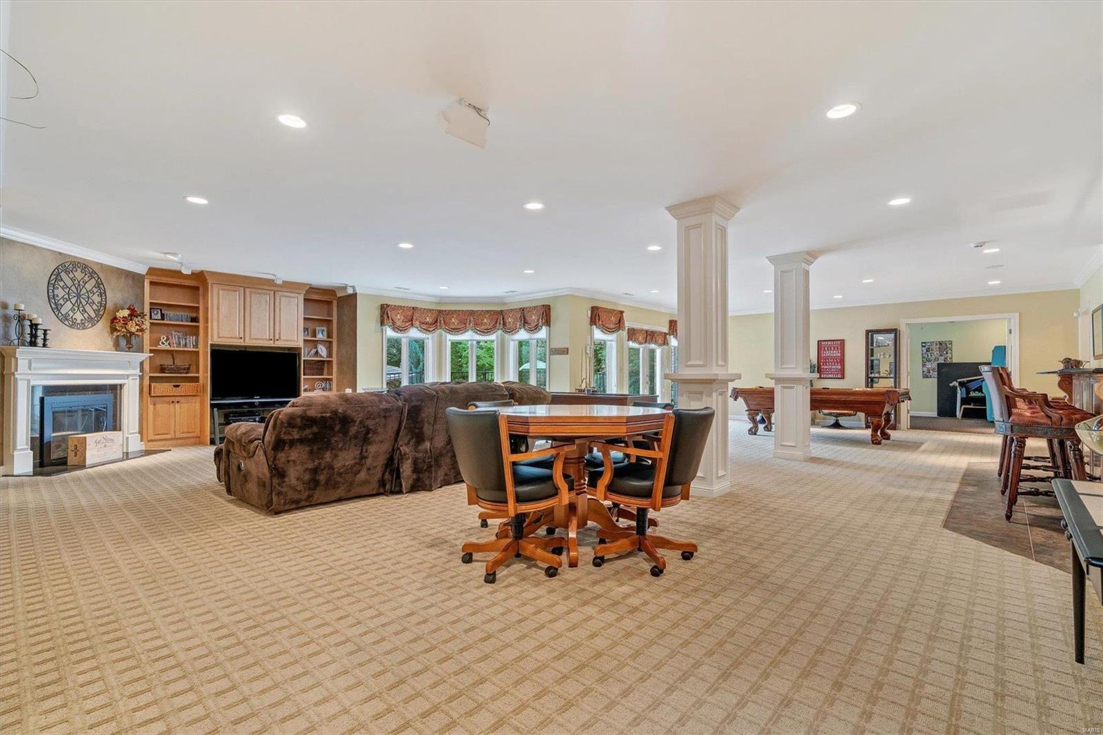 Town & Country Manor - Residential