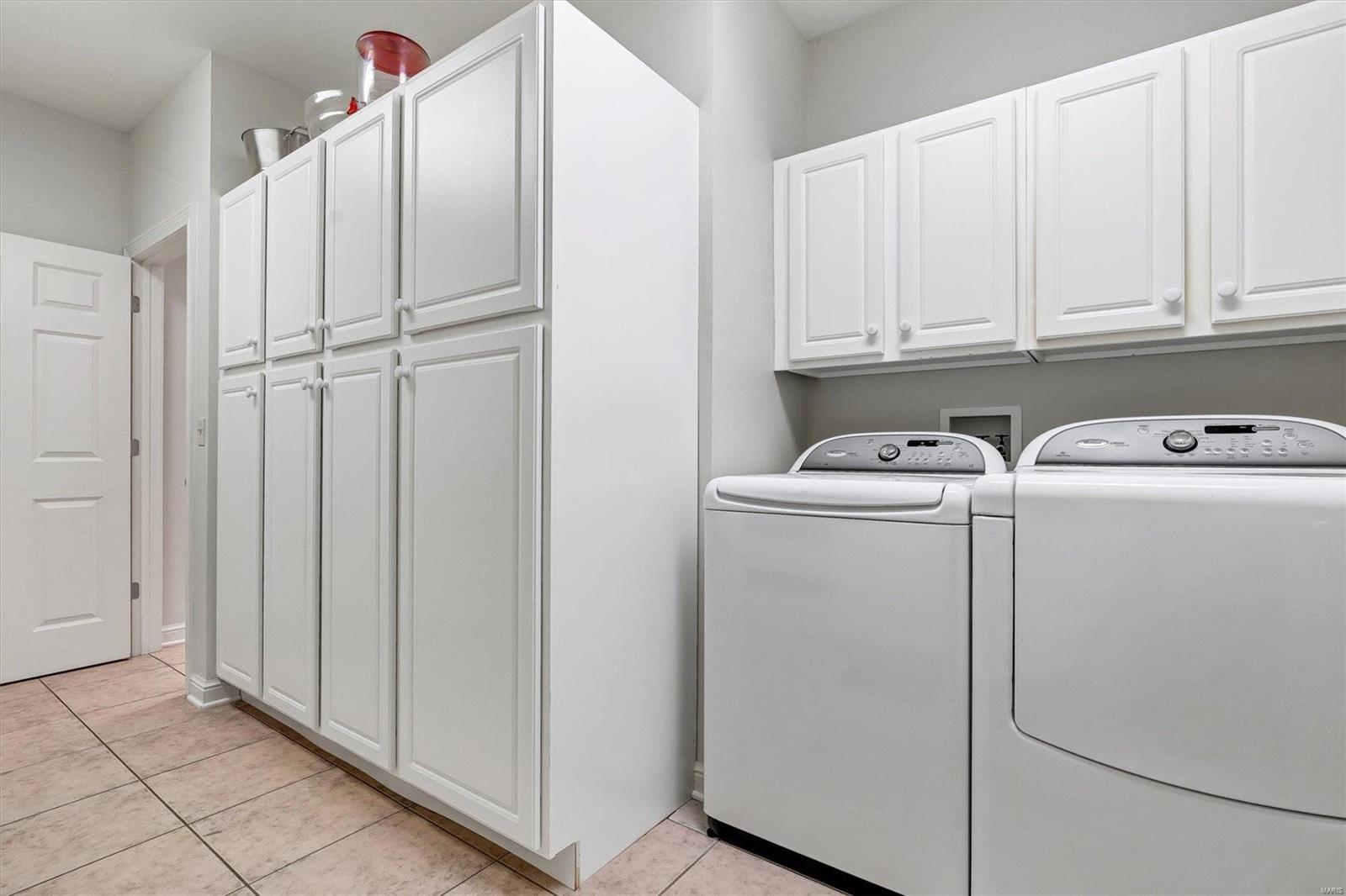 Town & Country Manor - Residential