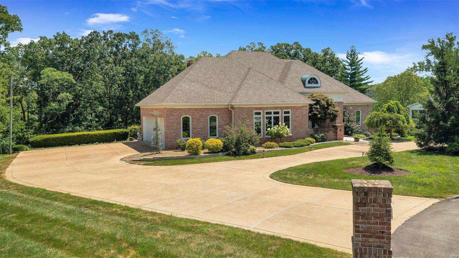 Town & Country Manor - Residential