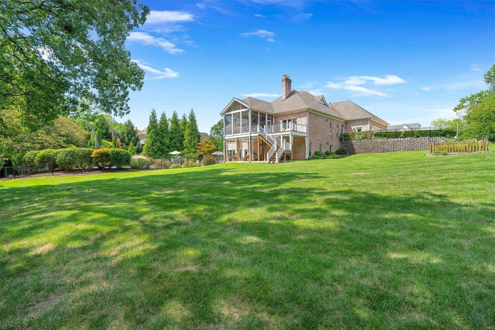 Town & Country Manor - Residential