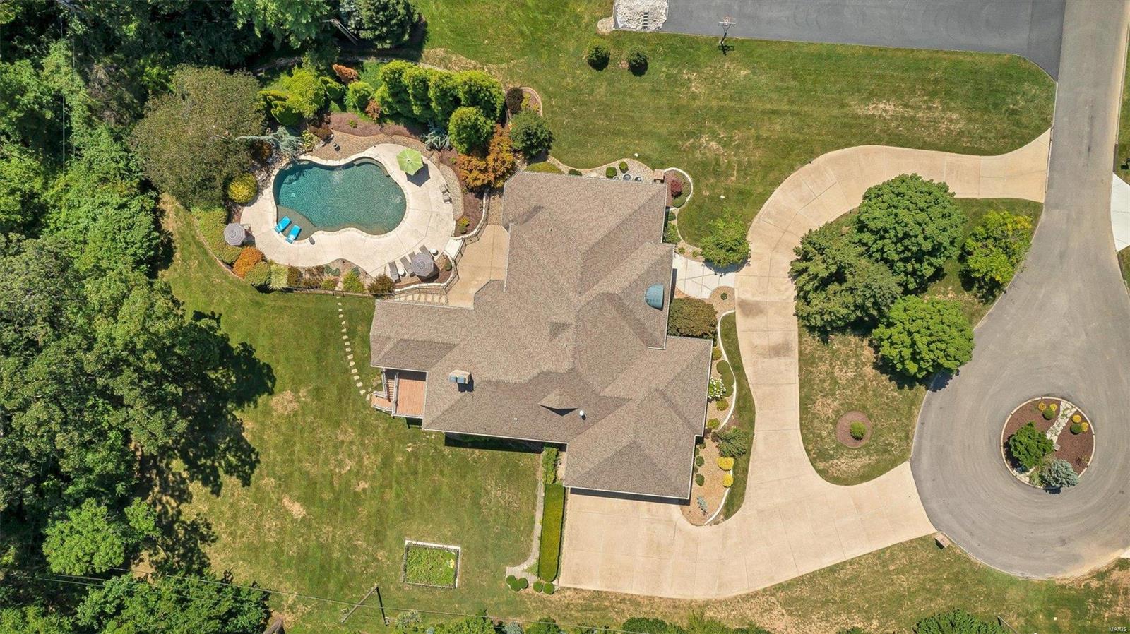 Town & Country Manor - Residential