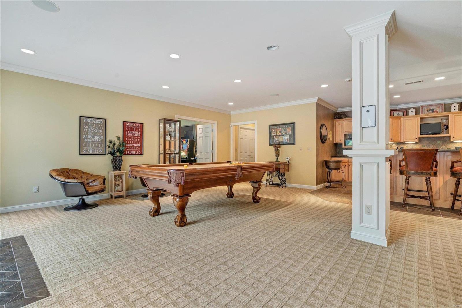 Town & Country Manor - Residential