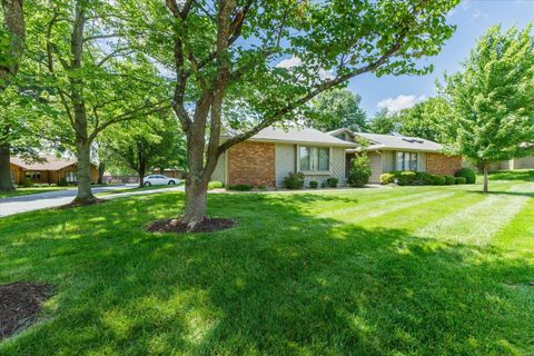 Townhouse in St Charles MO 14 Village Drive 8.jpg