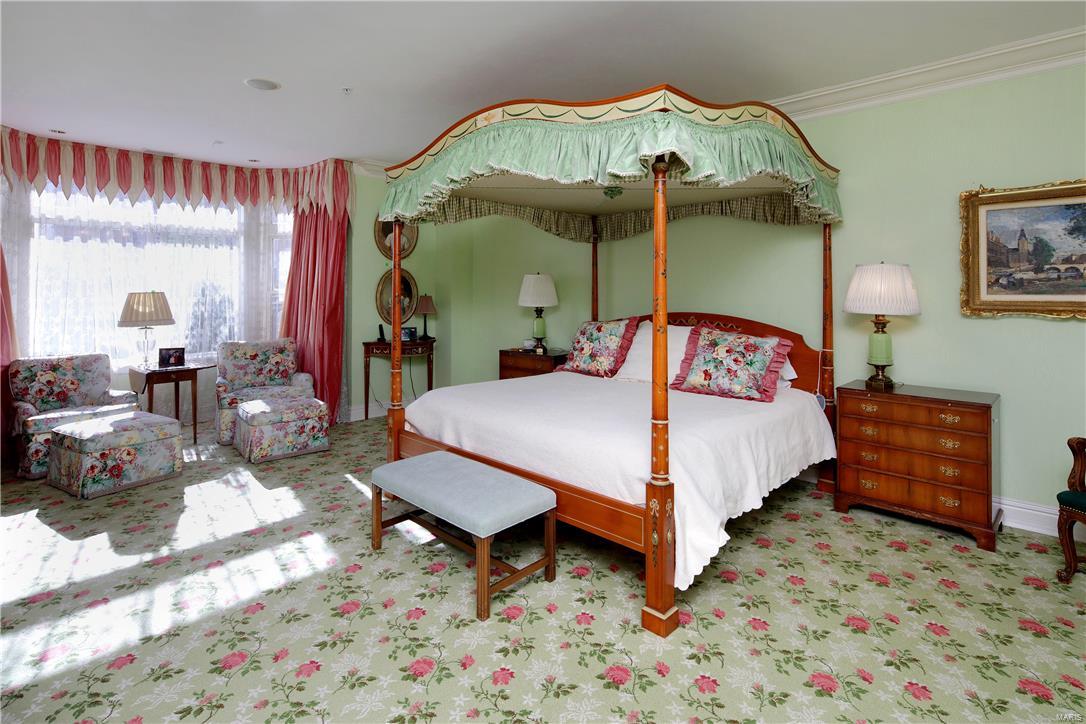 Residence At 800 S Hanley A Condo - Residential