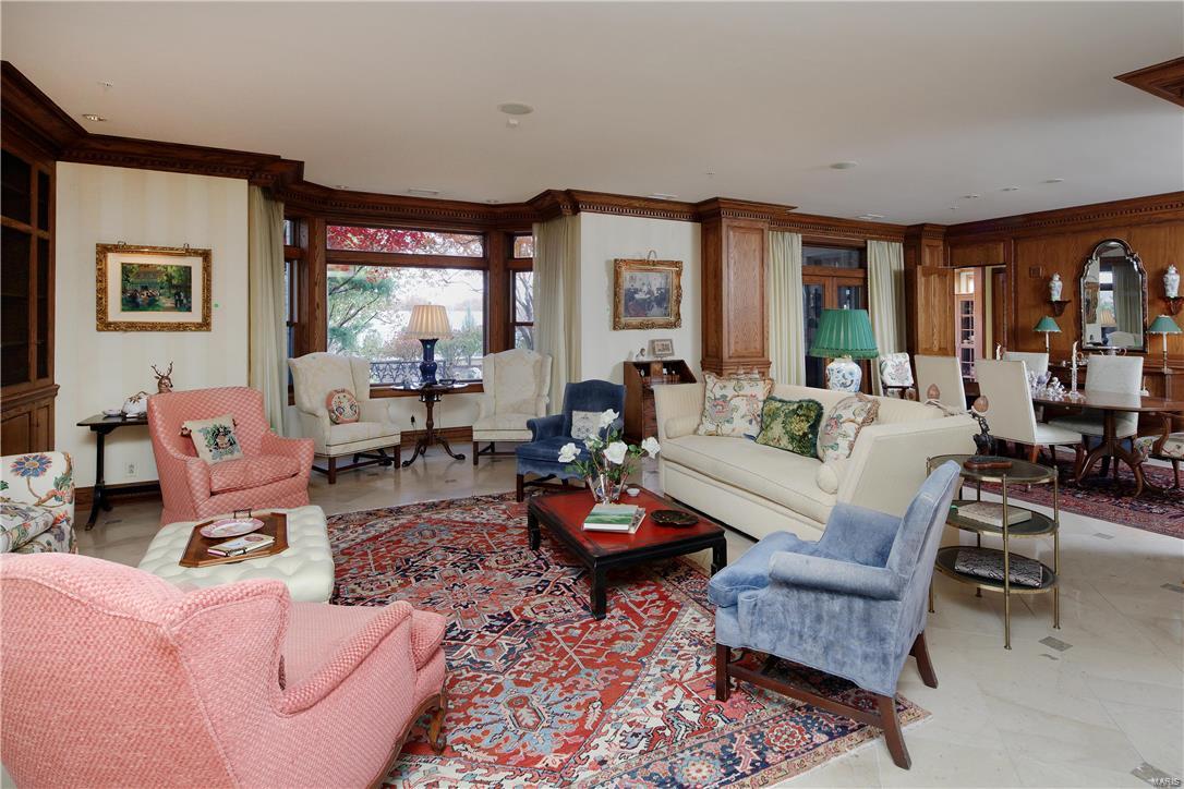 Residence At 800 S Hanley A Condo - Residential