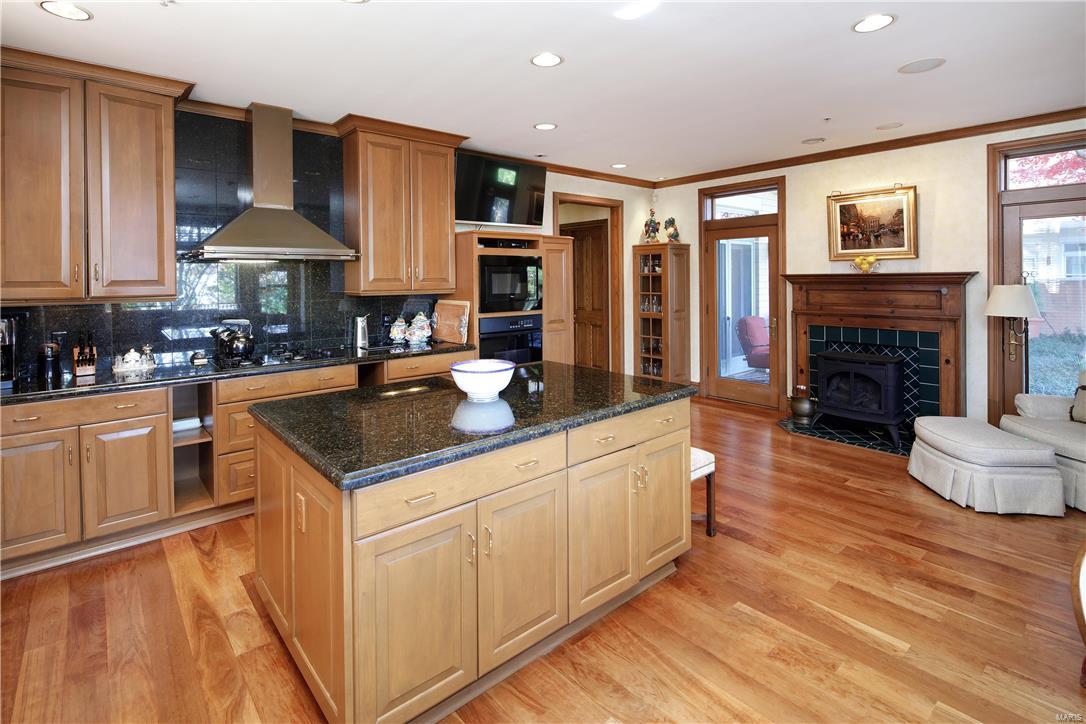 Residence At 800 S Hanley A Condo - Residential