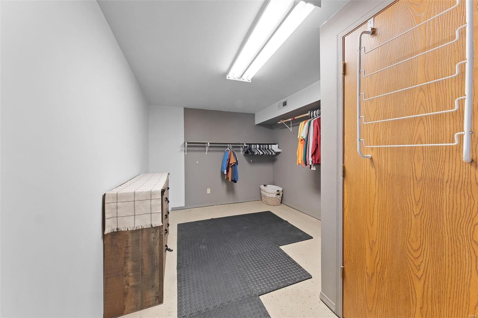 Wright City, Missouri 63390, United States, 3 Bedrooms Bedrooms, ,2 BathroomsBathrooms,Residential,Pending,29868