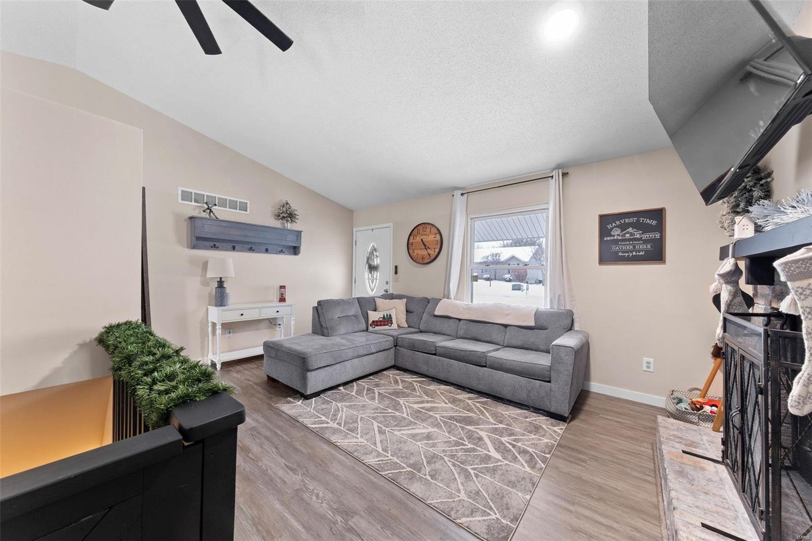 Wright City, Missouri 63390, United States, 3 Bedrooms Bedrooms, ,2 BathroomsBathrooms,Residential,Pending,29868