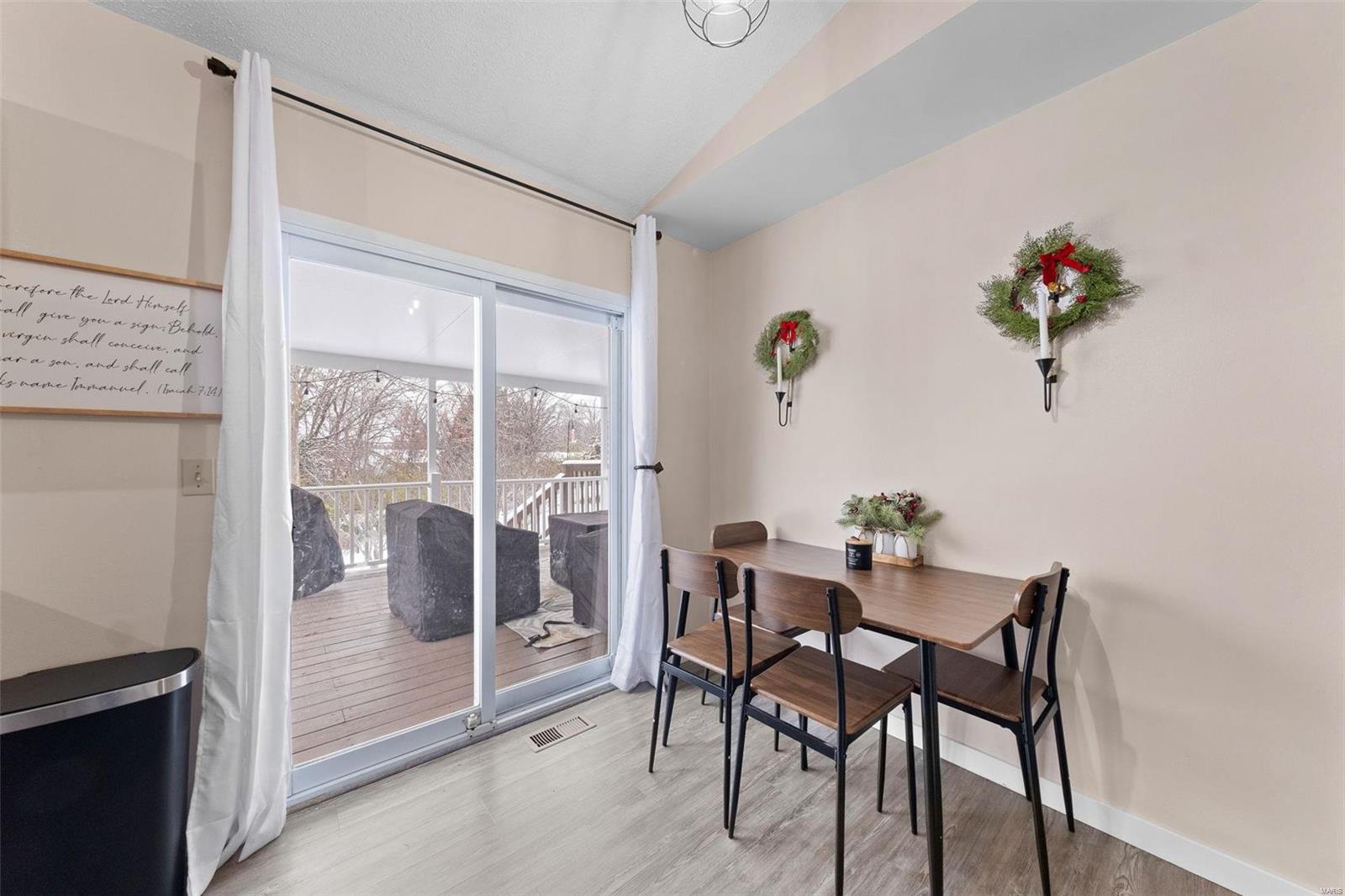 Wright City, Missouri 63390, United States, 3 Bedrooms Bedrooms, ,2 BathroomsBathrooms,Residential,Pending,29868