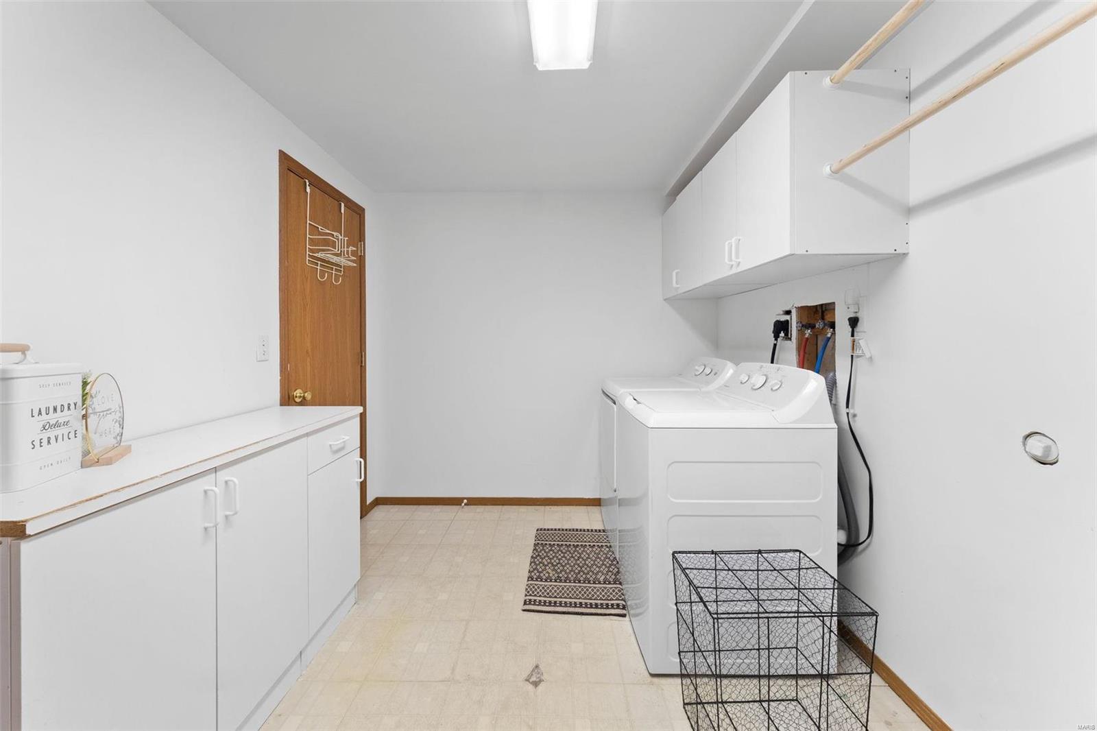 Wright City, Missouri 63390, United States, 3 Bedrooms Bedrooms, ,2 BathroomsBathrooms,Residential,Pending,29868