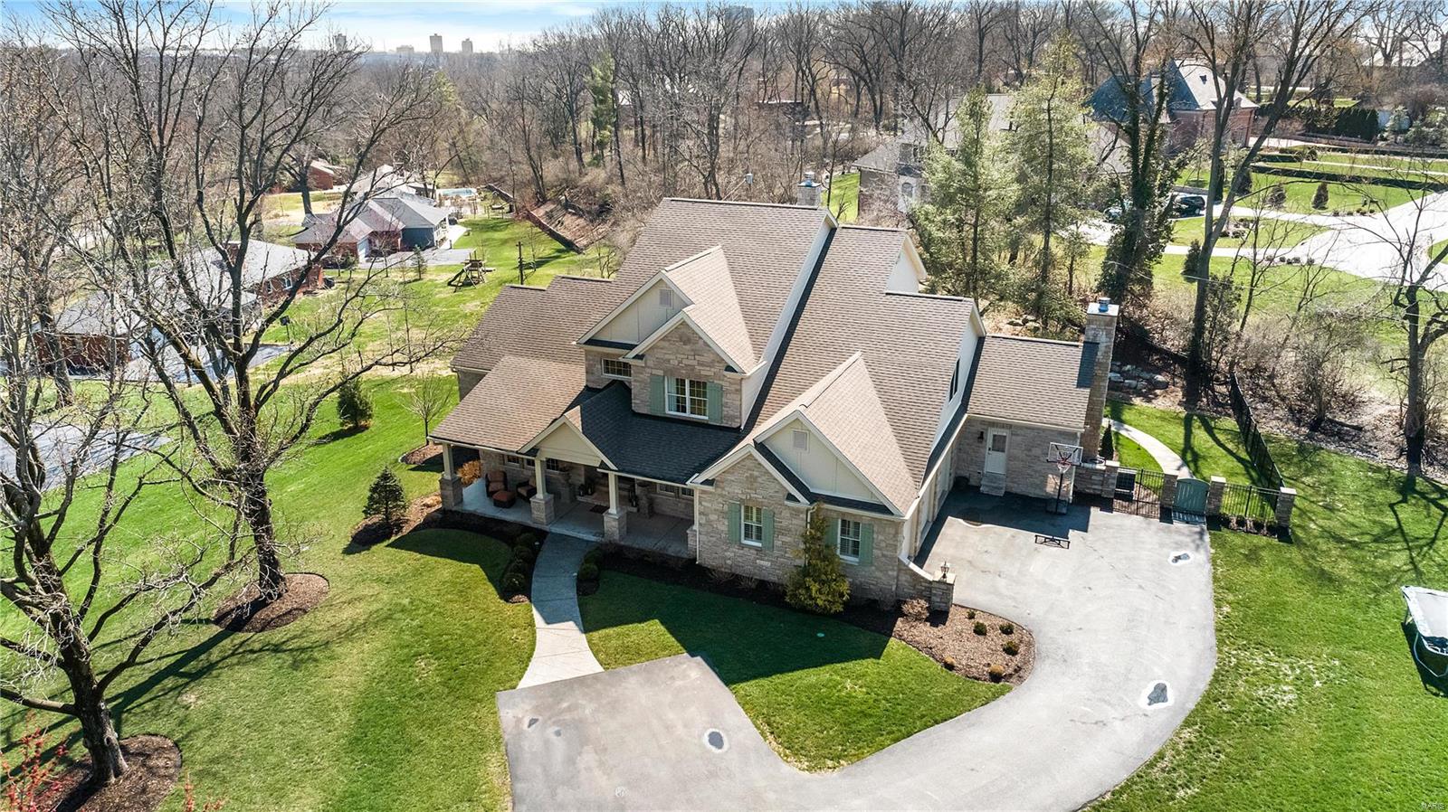 Ladue Manor - Residential