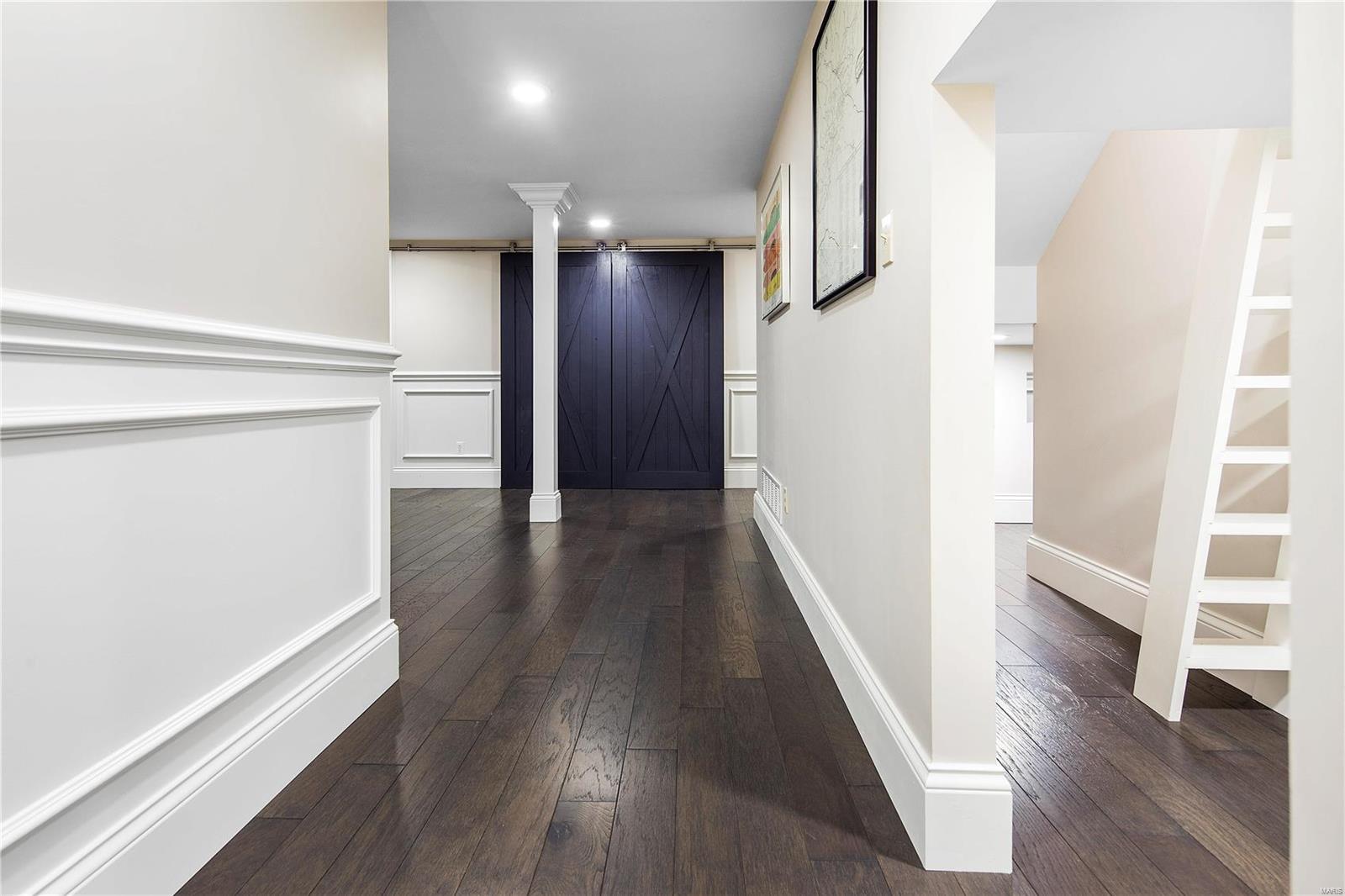 Ladue Manor - Residential