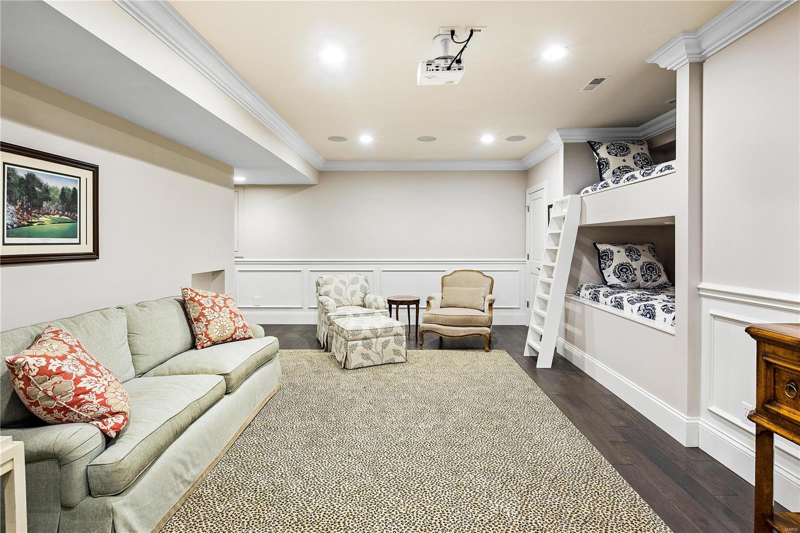 Ladue Manor - Residential