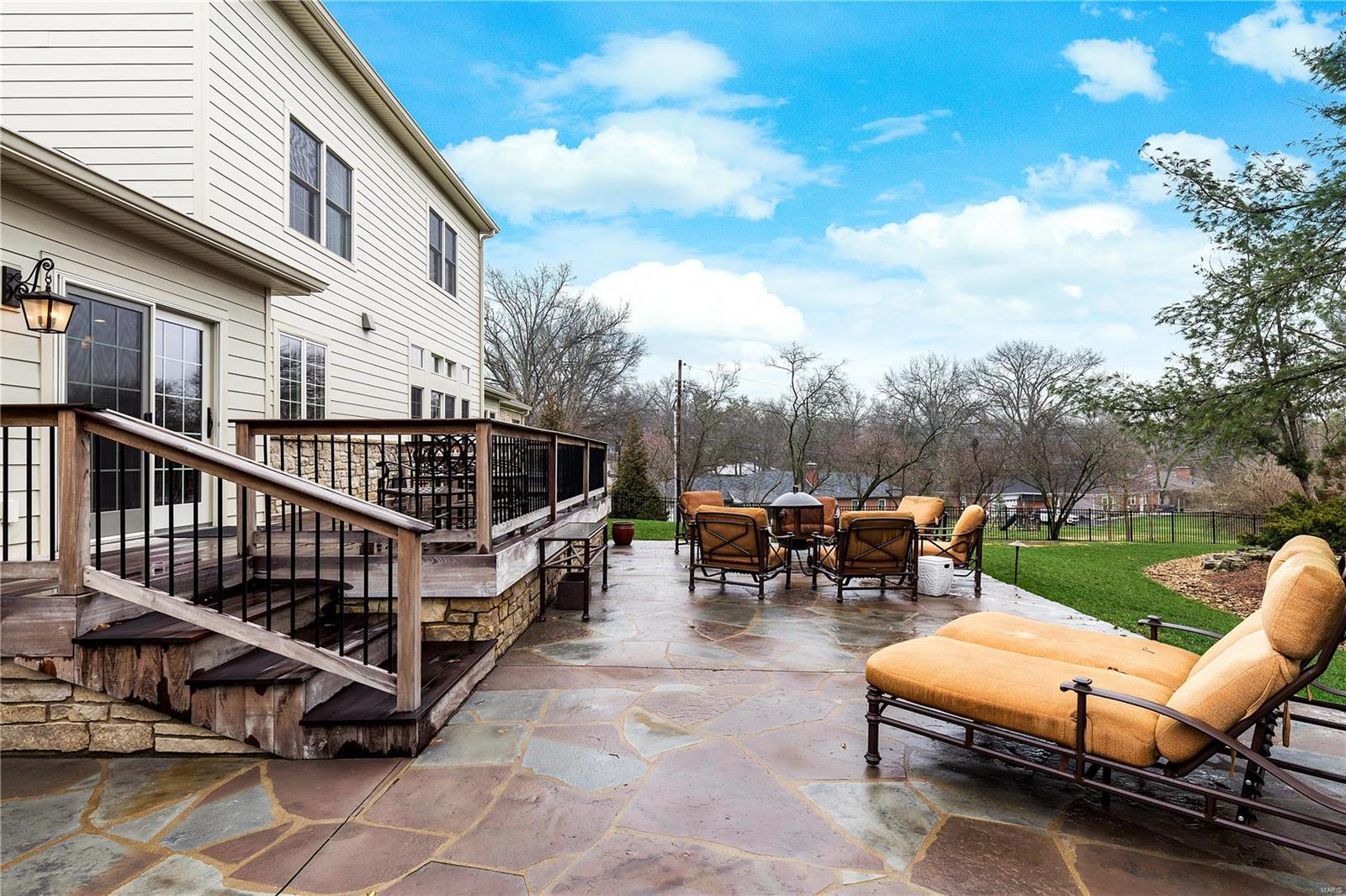 Ladue Manor - Residential