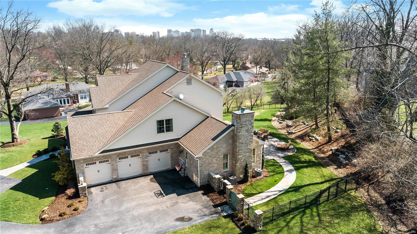 Ladue Manor - Residential