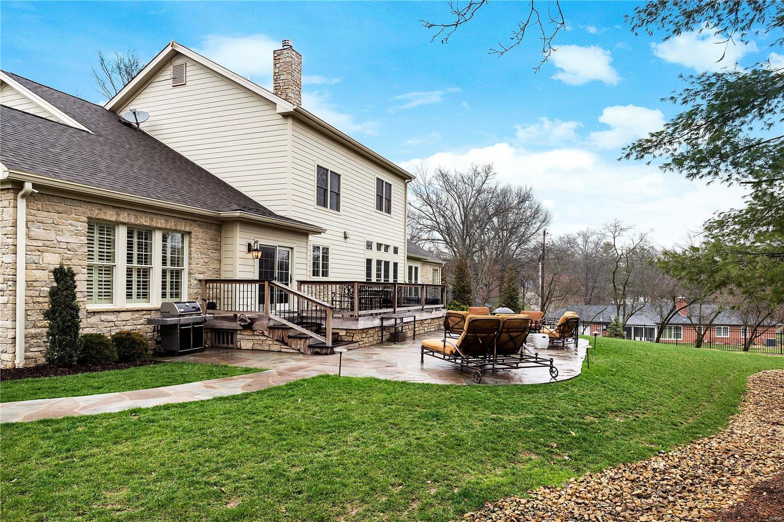 Ladue Manor - Residential