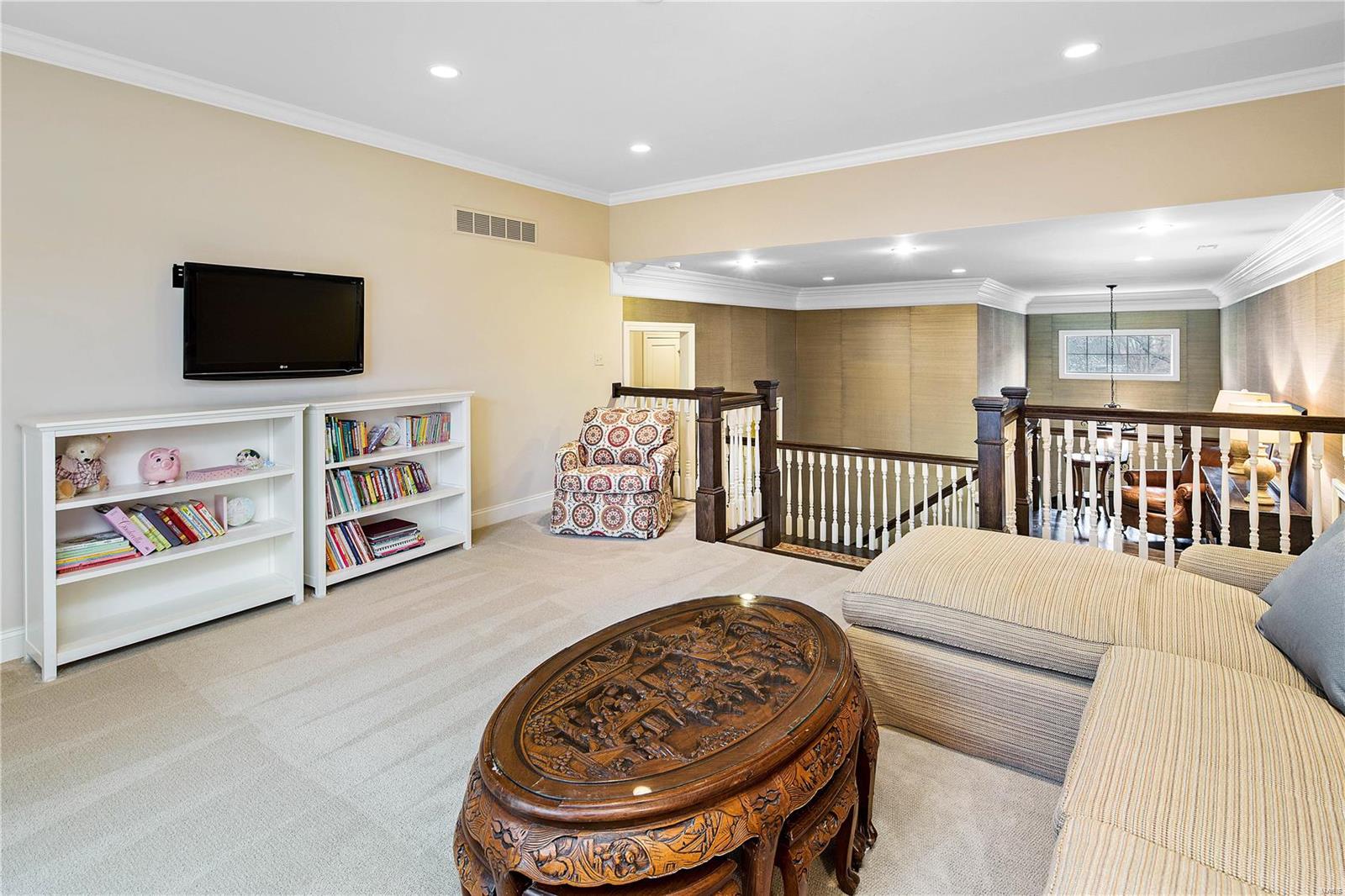 Ladue Manor - Residential