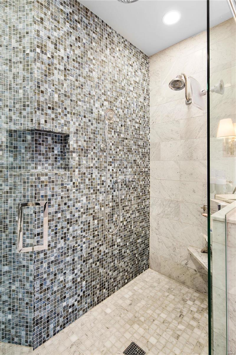 Ladue Manor - Residential