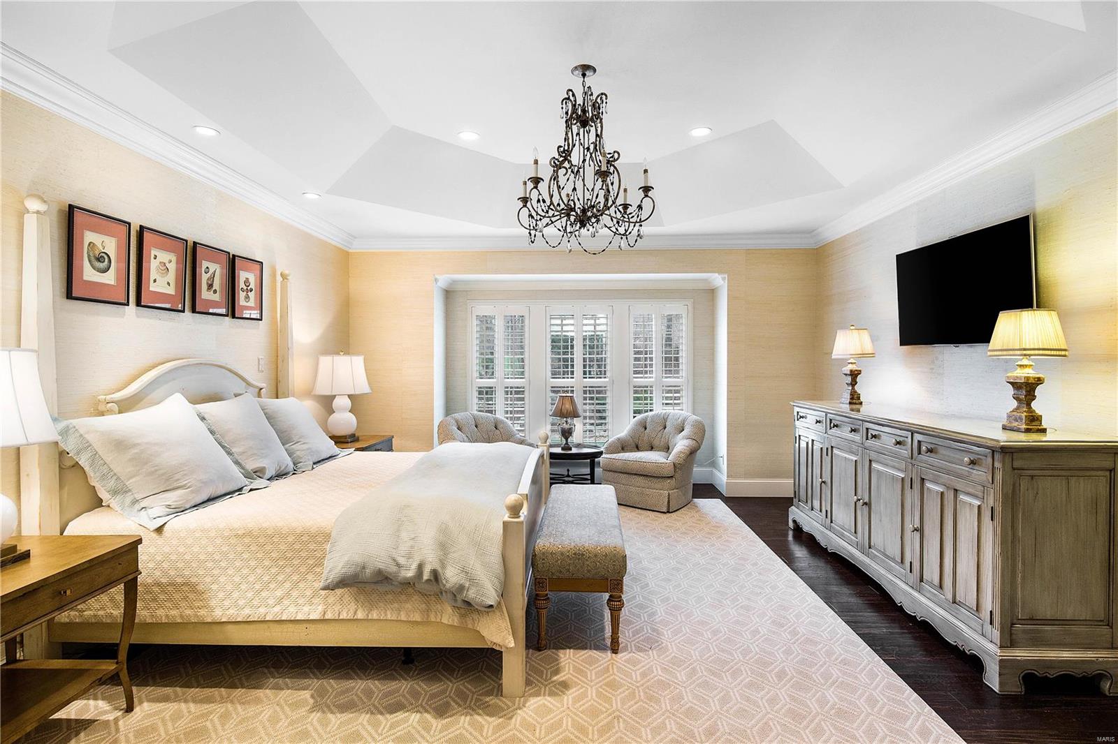 Ladue Manor - Residential