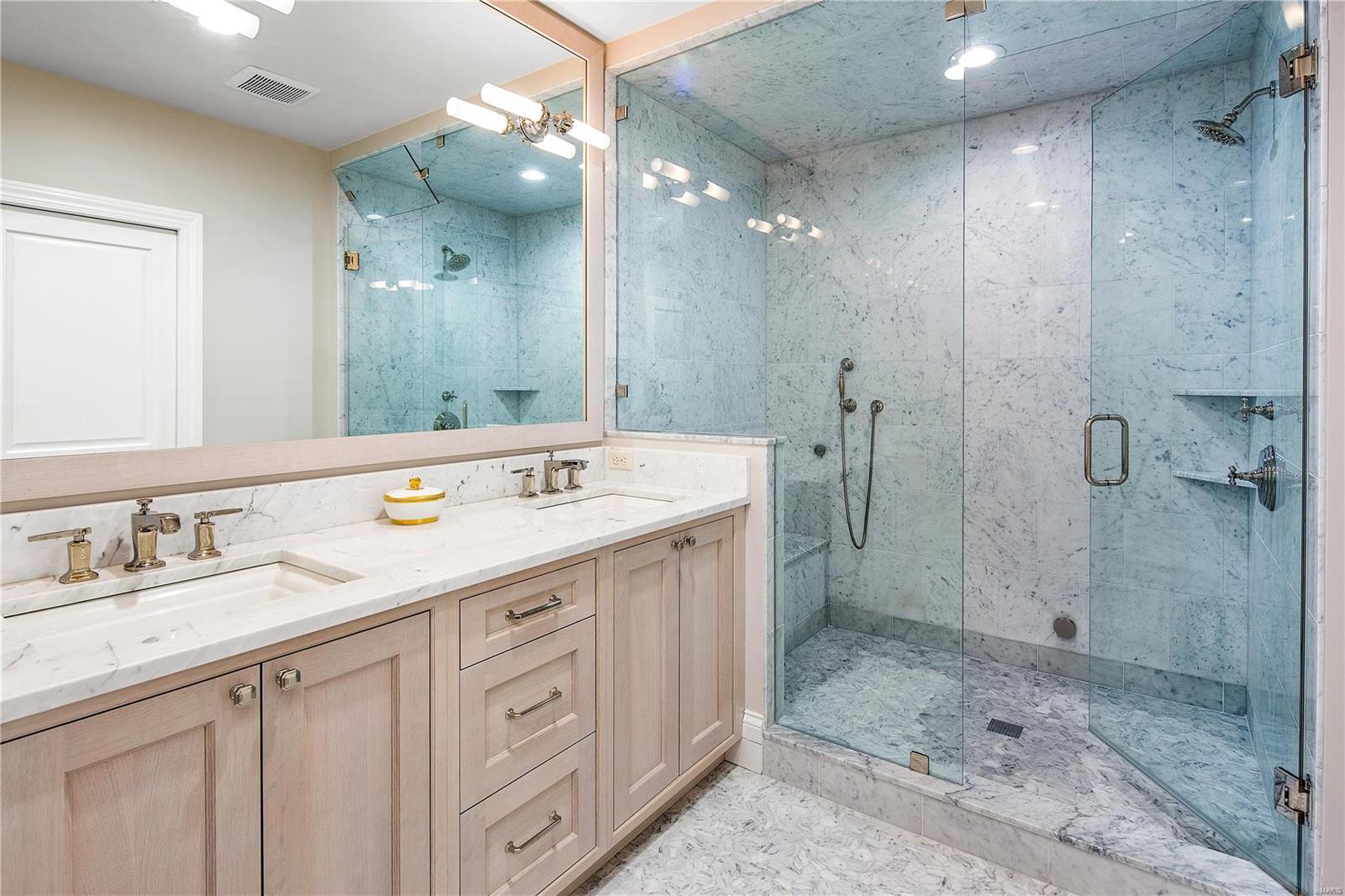 Ladue Manor - Residential