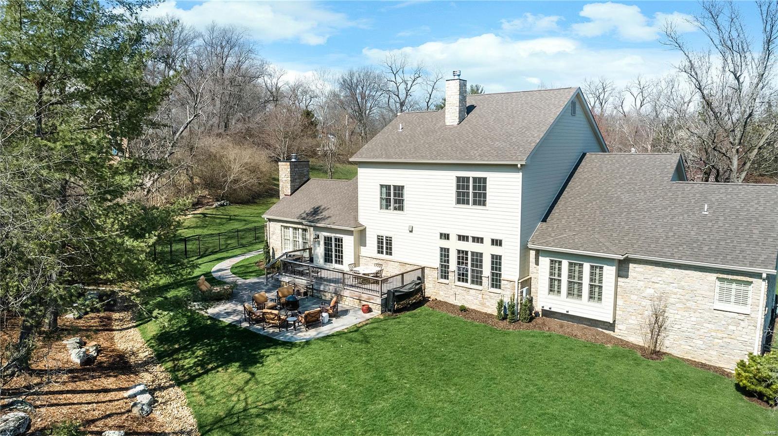 Ladue Manor - Residential