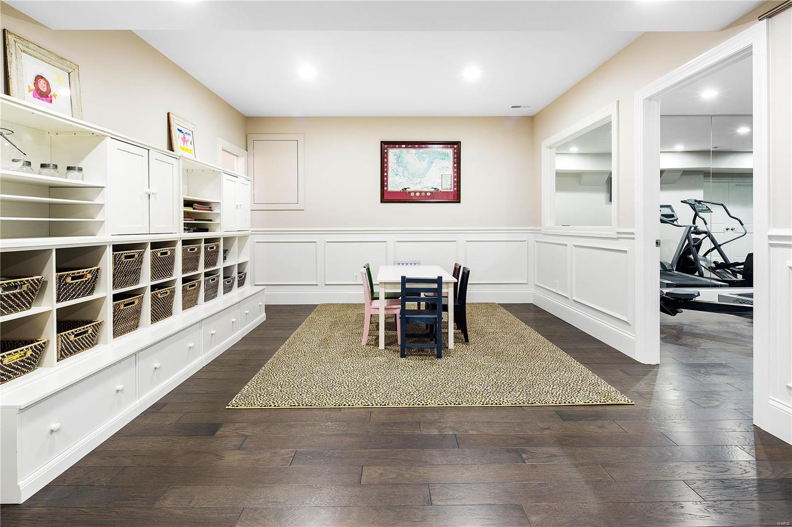 Ladue Manor - Residential