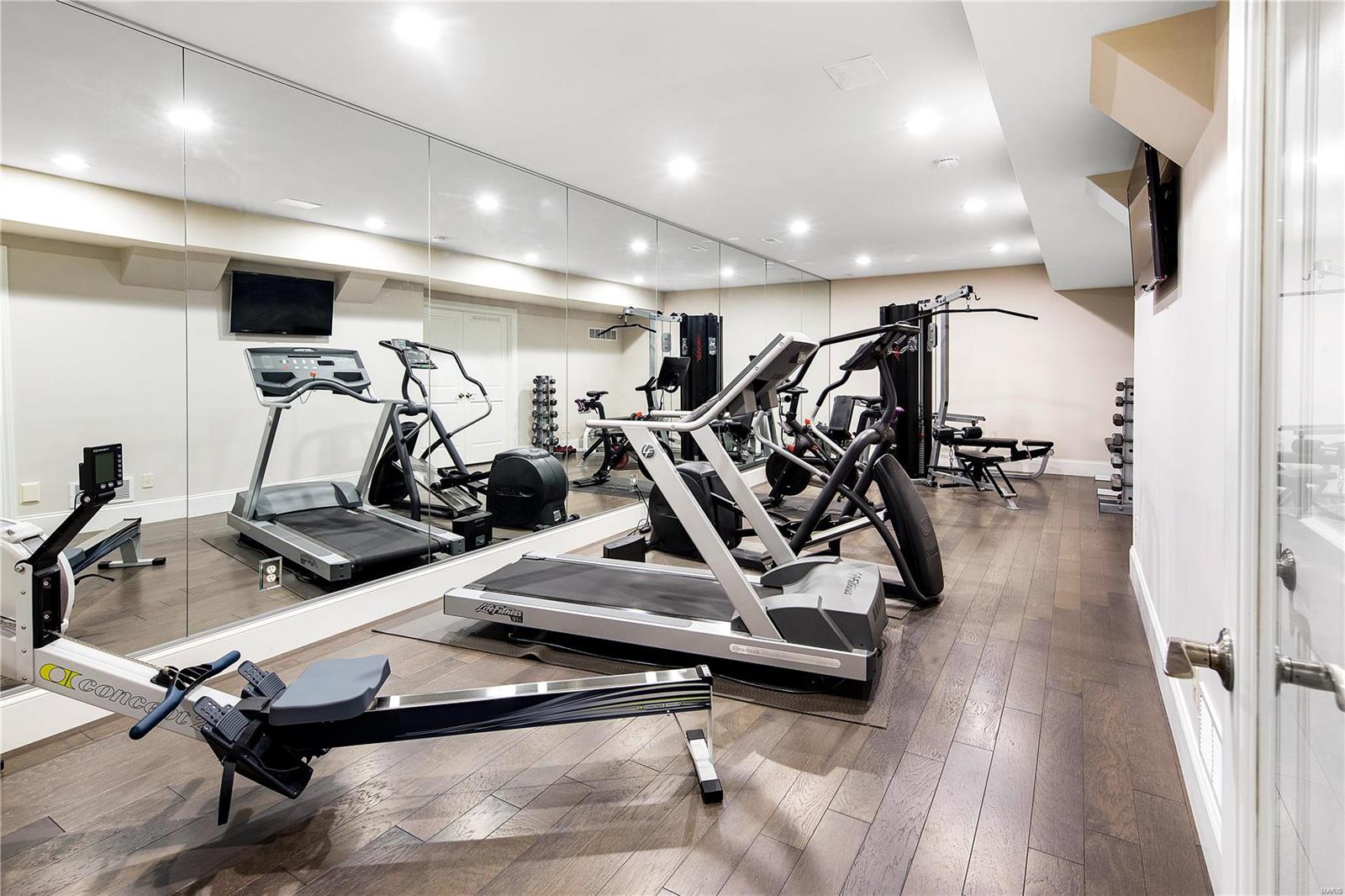 Ladue Manor - Residential