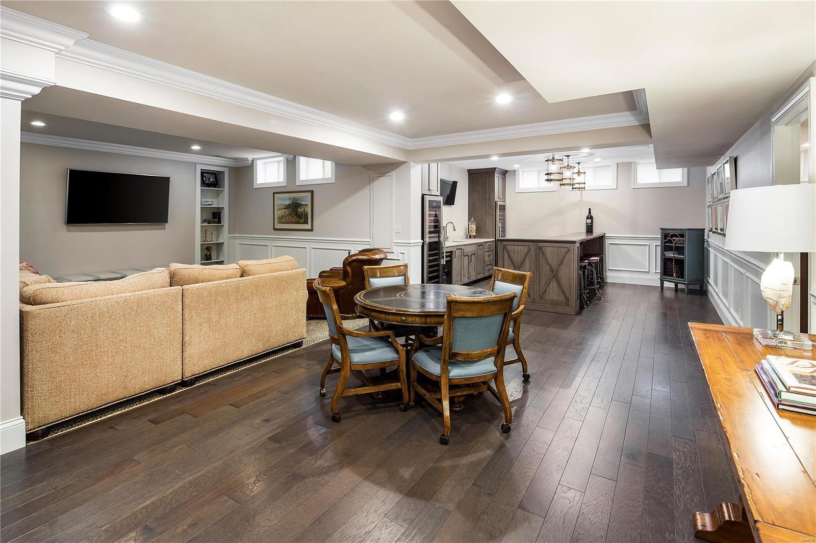 Ladue Manor - Residential