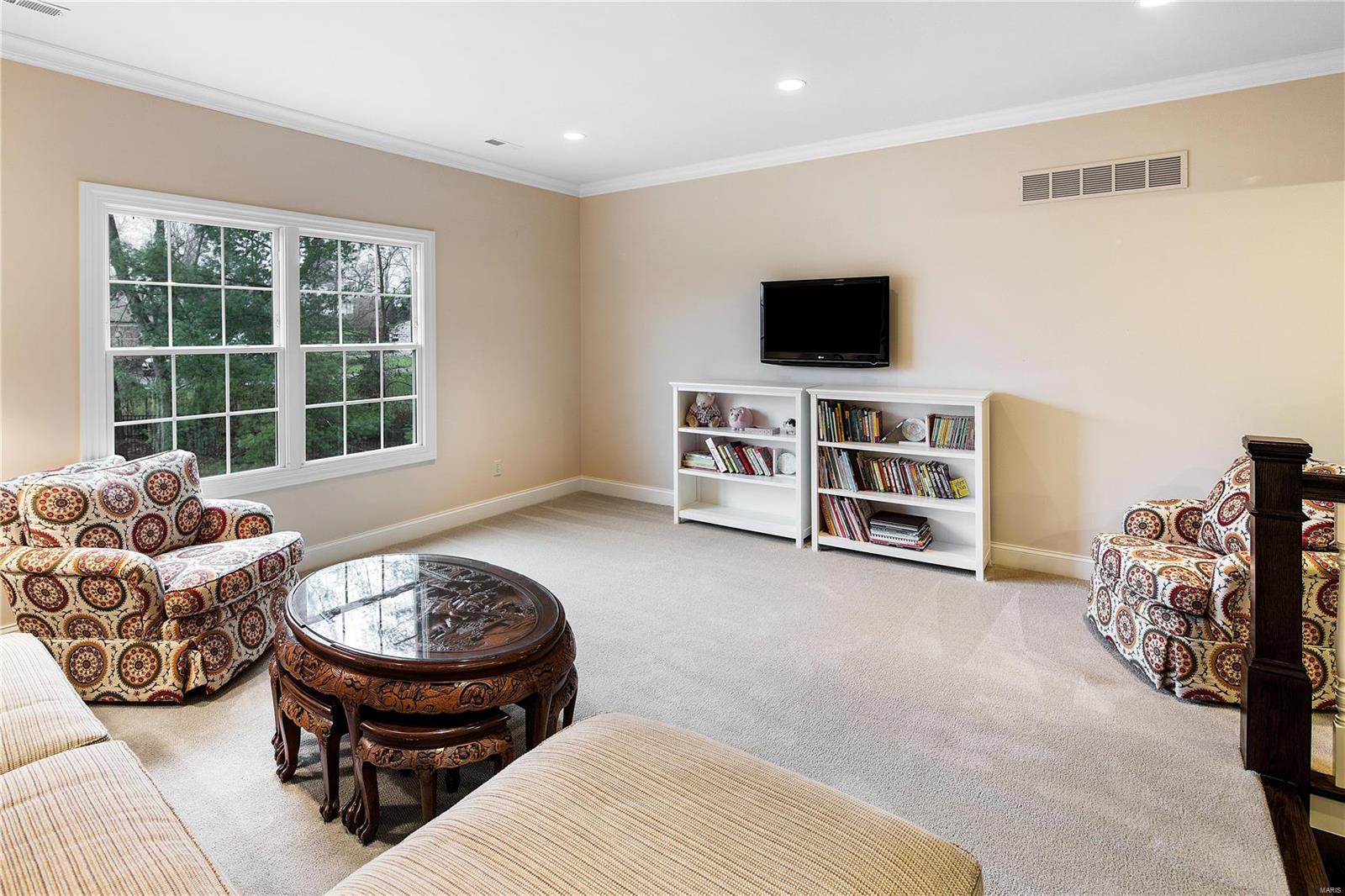 Ladue Manor - Residential