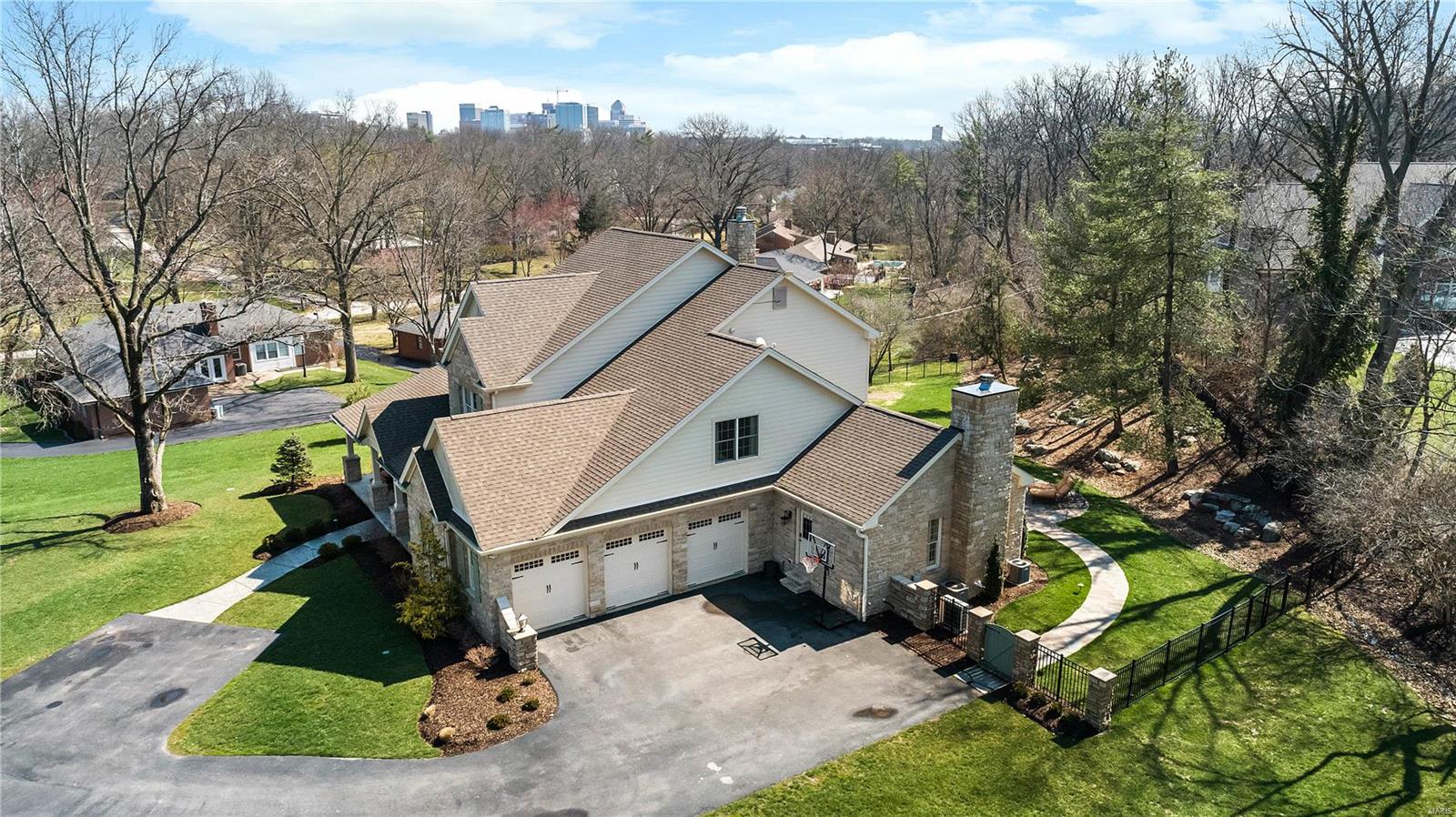 Ladue Manor - Residential