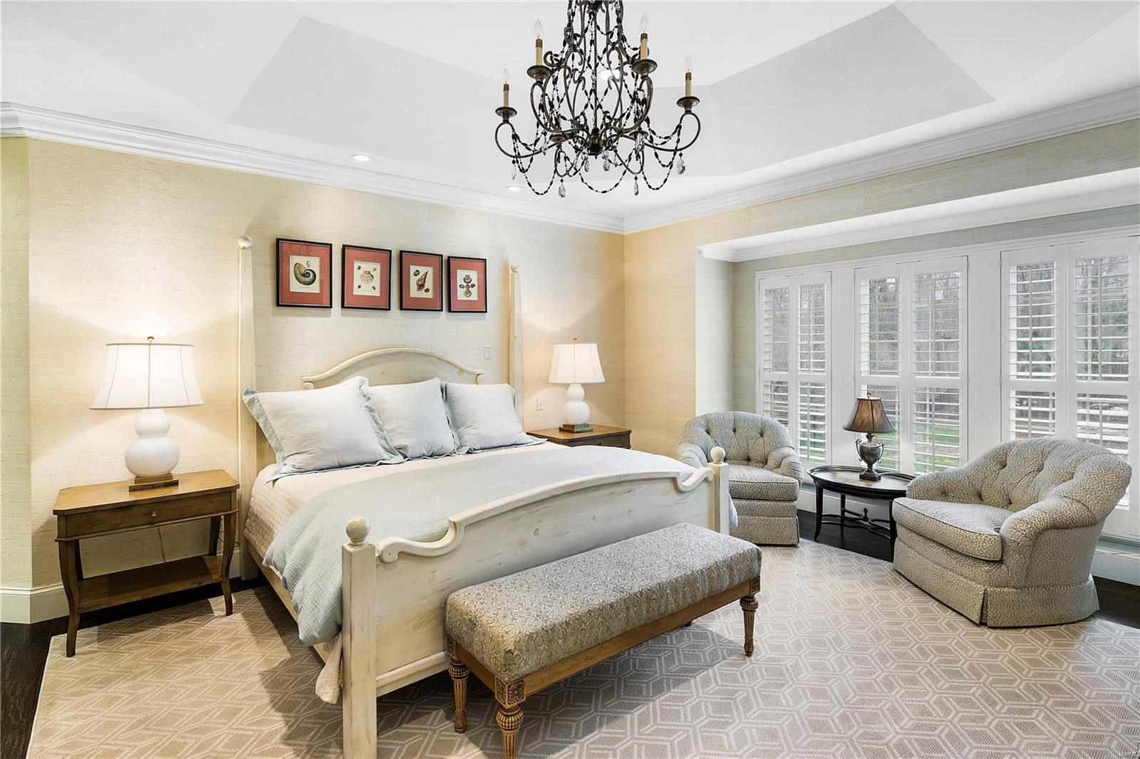 Ladue Manor - Residential