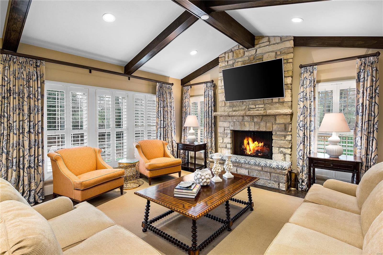 Ladue Manor - Residential