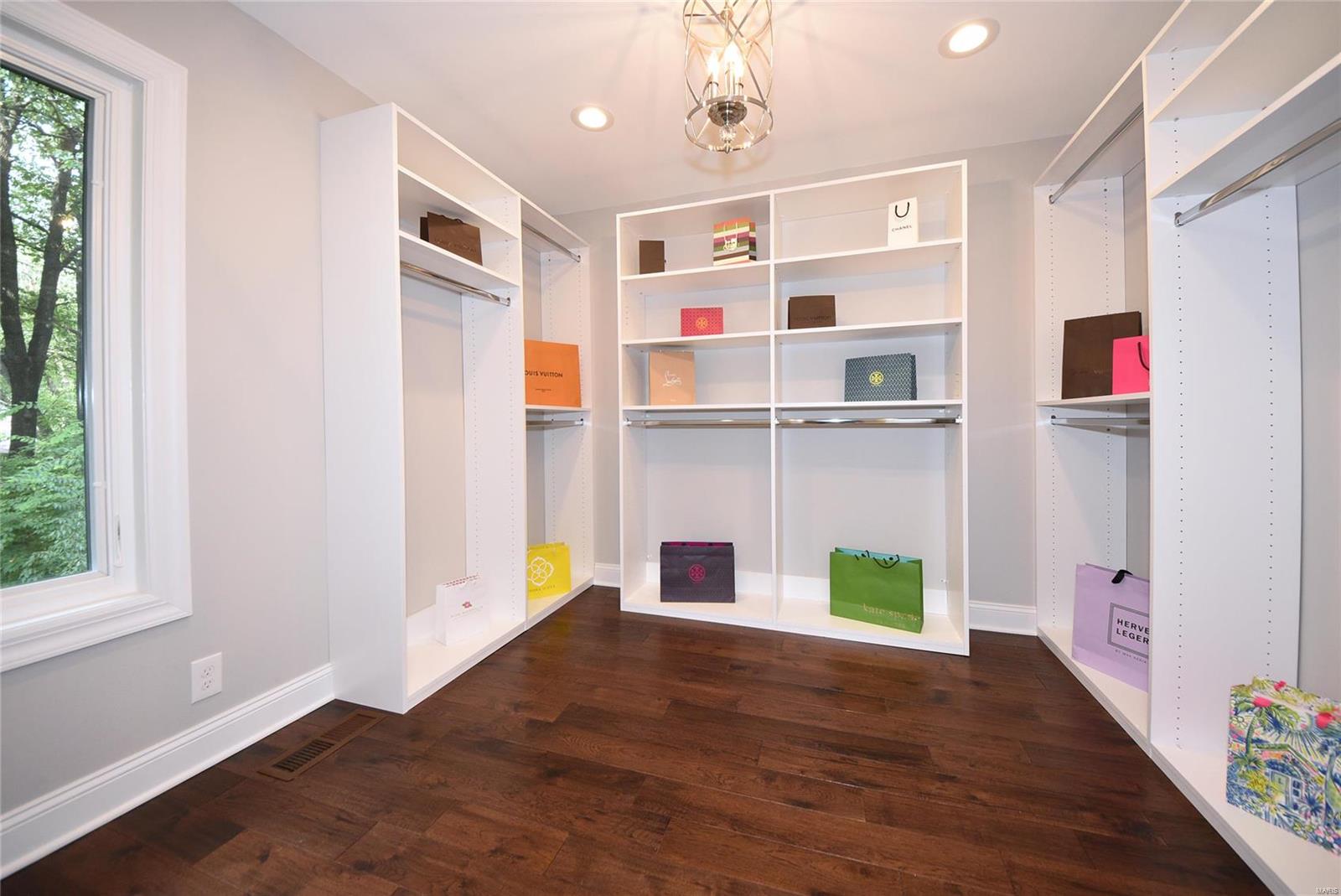 Ladue Aire Estate - Residential