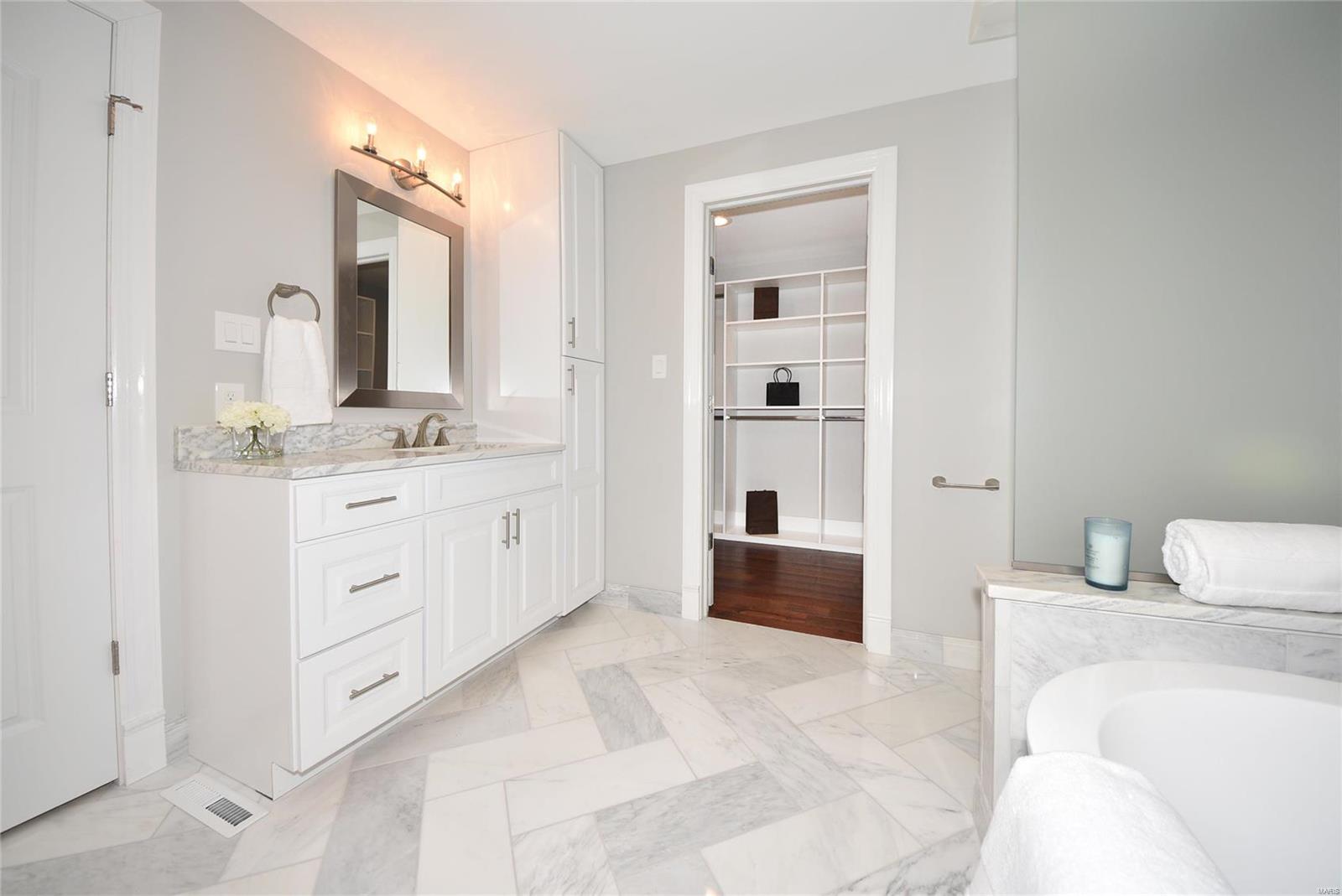 Ladue Aire Estate - Residential