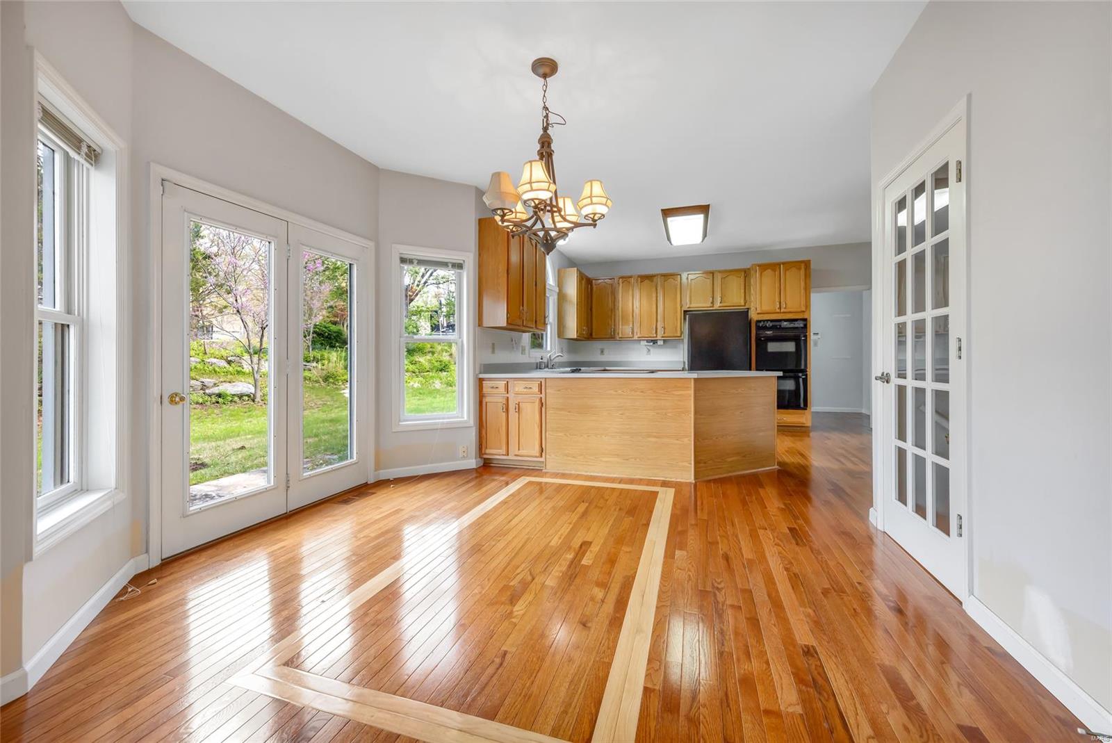 Wildwood, Missouri 63038, United States, 4 Bedrooms Bedrooms, ,4 BathroomsBathrooms,Residential,Pending,112406