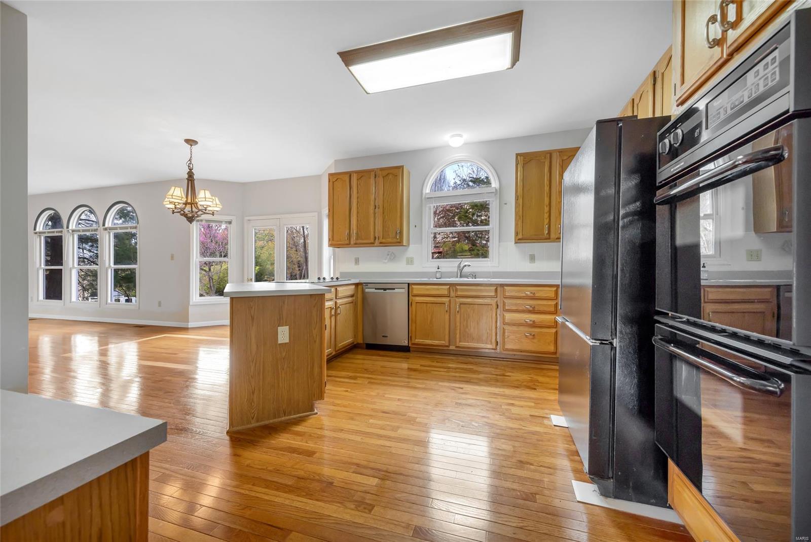 Wildwood, Missouri 63038, United States, 4 Bedrooms Bedrooms, ,4 BathroomsBathrooms,Residential,Pending,112406