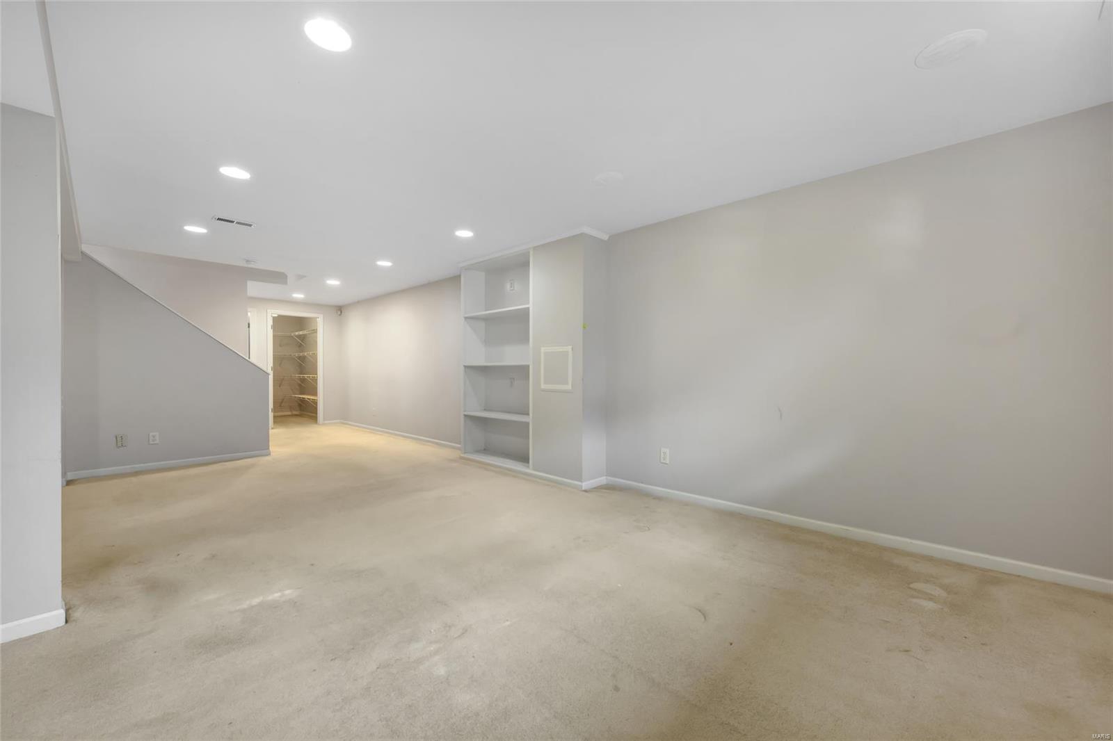 Wildwood, Missouri 63038, United States, 4 Bedrooms Bedrooms, ,4 BathroomsBathrooms,Residential,Pending,112406