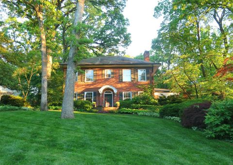 418 W Jackson Road St Louis MO 63119