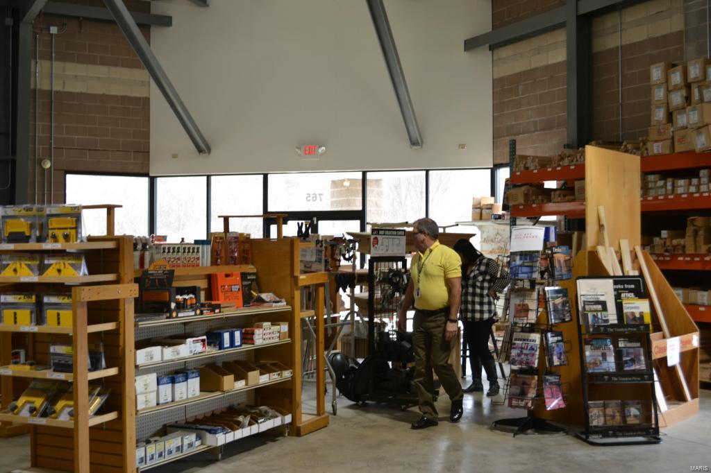 Autozone Sub - Commercial Sale