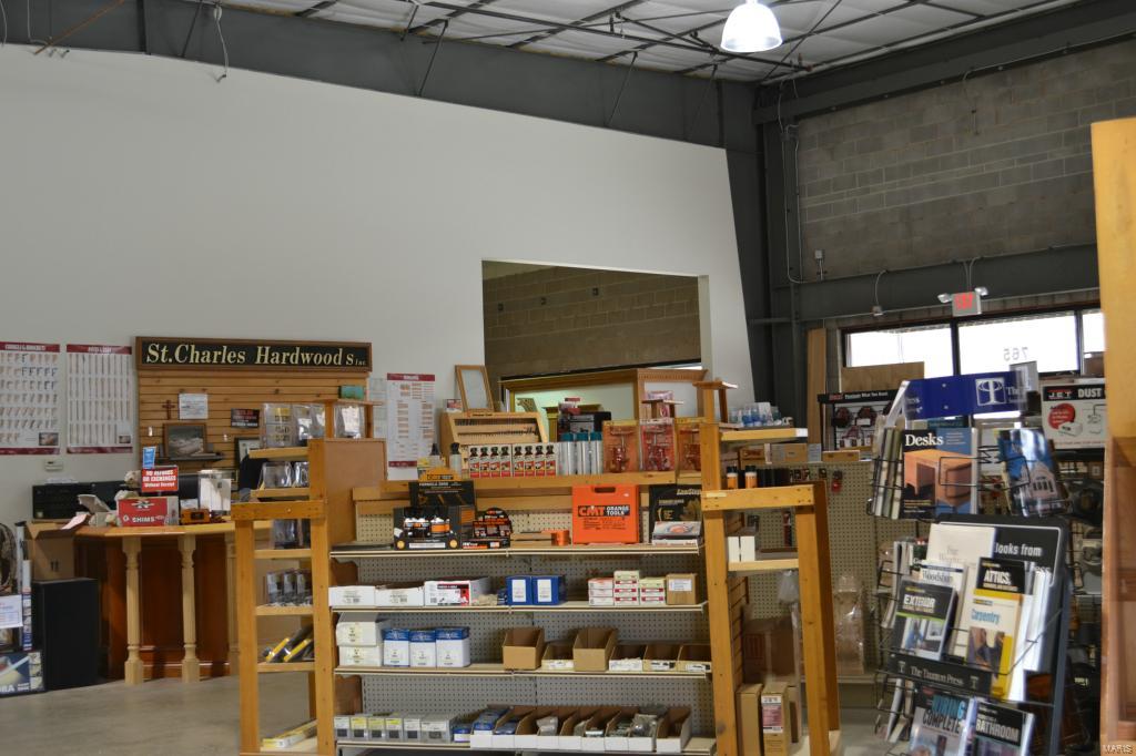 Autozone Sub - Commercial Sale