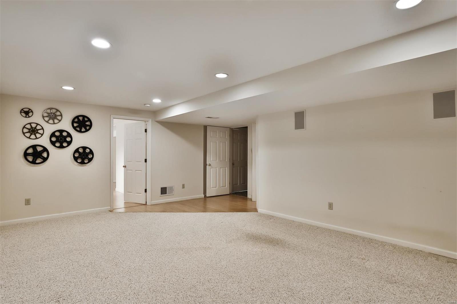 St Louis, Missouri 63122, United States, 4 Bedrooms Bedrooms, ,3 BathroomsBathrooms,Residential,Pending,5917