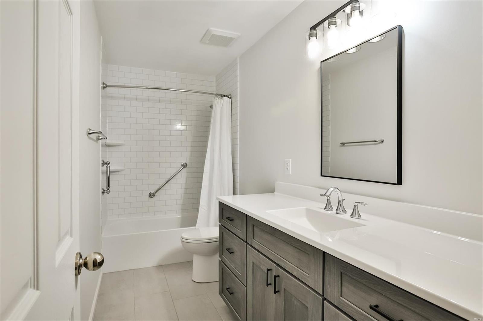 St Louis, Missouri 63122, United States, 4 Bedrooms Bedrooms, ,3 BathroomsBathrooms,Residential,Pending,5917