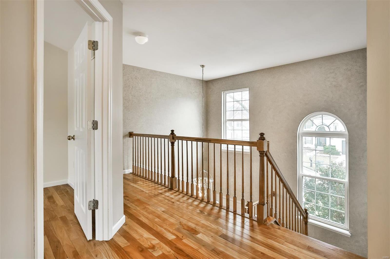 St Louis, Missouri 63122, United States, 4 Bedrooms Bedrooms, ,3 BathroomsBathrooms,Residential,Pending,5917